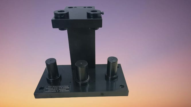 CD Relation Gauge